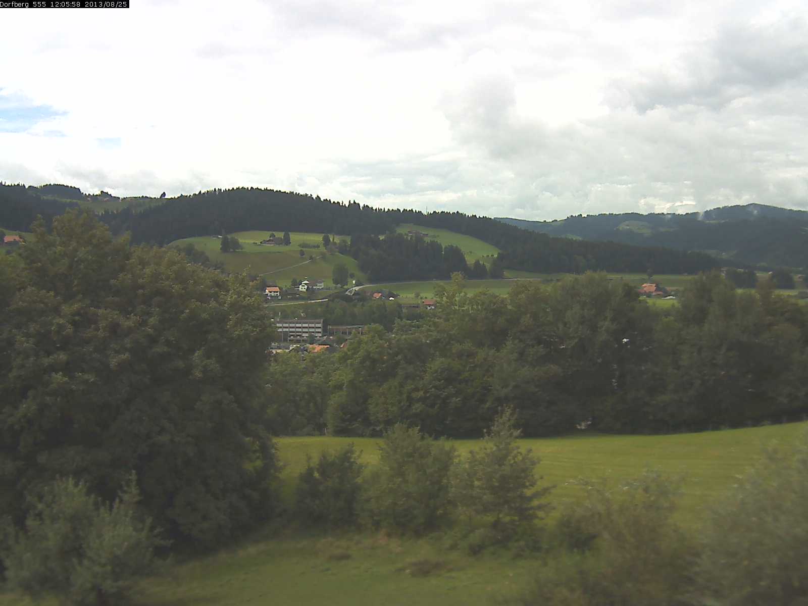 Webcam-Bild: Aussicht vom Dorfberg in Langnau 20130825-120600