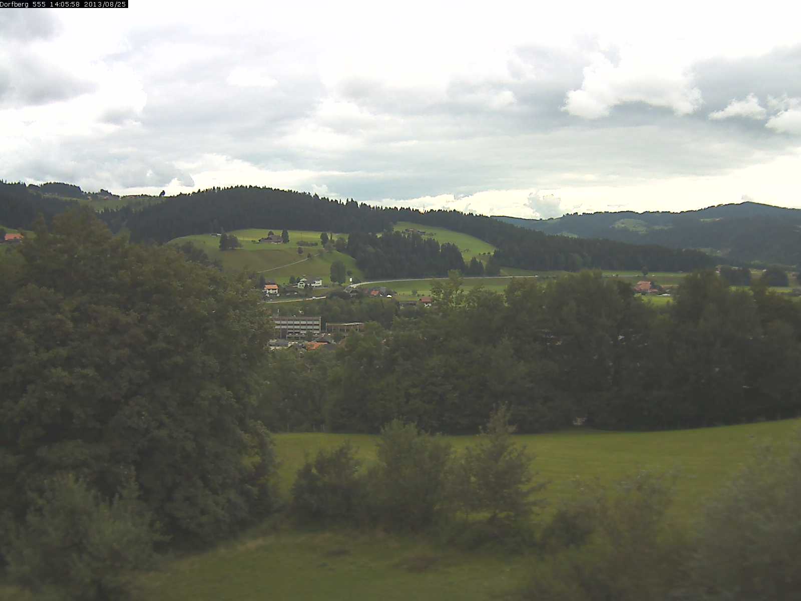 Webcam-Bild: Aussicht vom Dorfberg in Langnau 20130825-140600