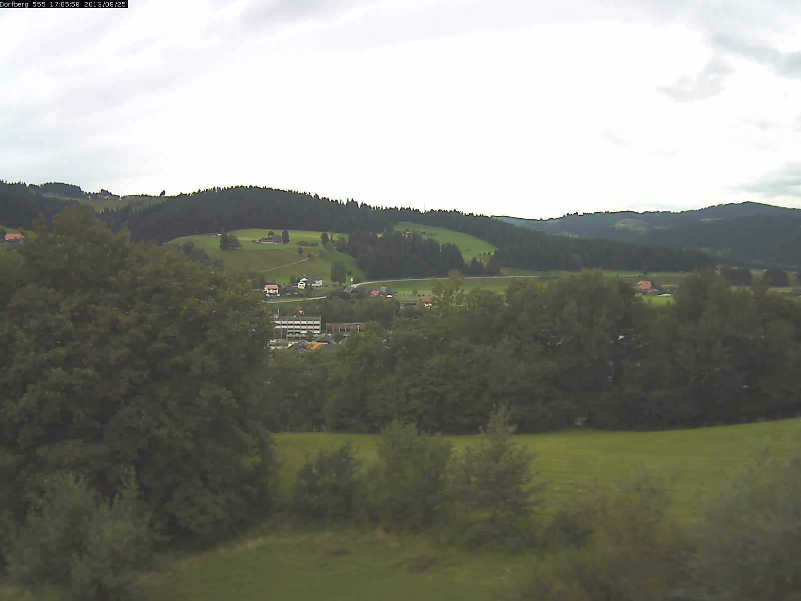 Webcam-Bild: Aussicht vom Dorfberg in Langnau 20130825-170600