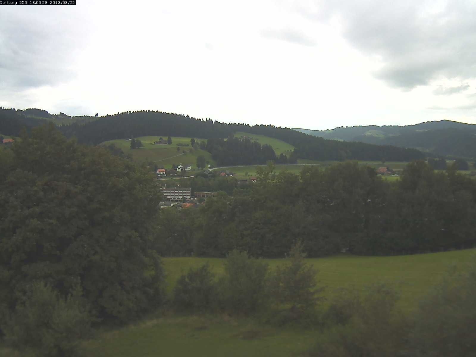 Webcam-Bild: Aussicht vom Dorfberg in Langnau 20130825-180600