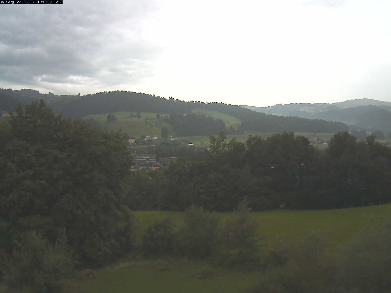 Webcam-Bild: Aussicht vom Dorfberg in Langnau 20130827-190600