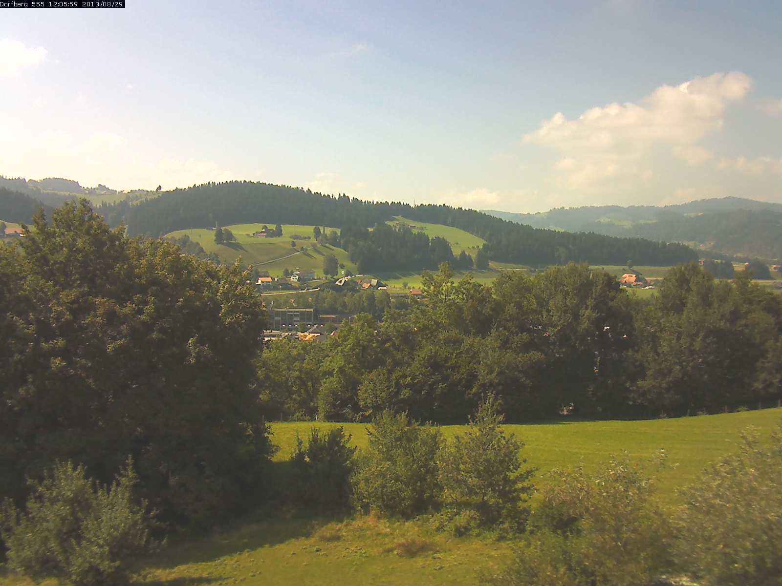 Webcam-Bild: Aussicht vom Dorfberg in Langnau 20130829-120600