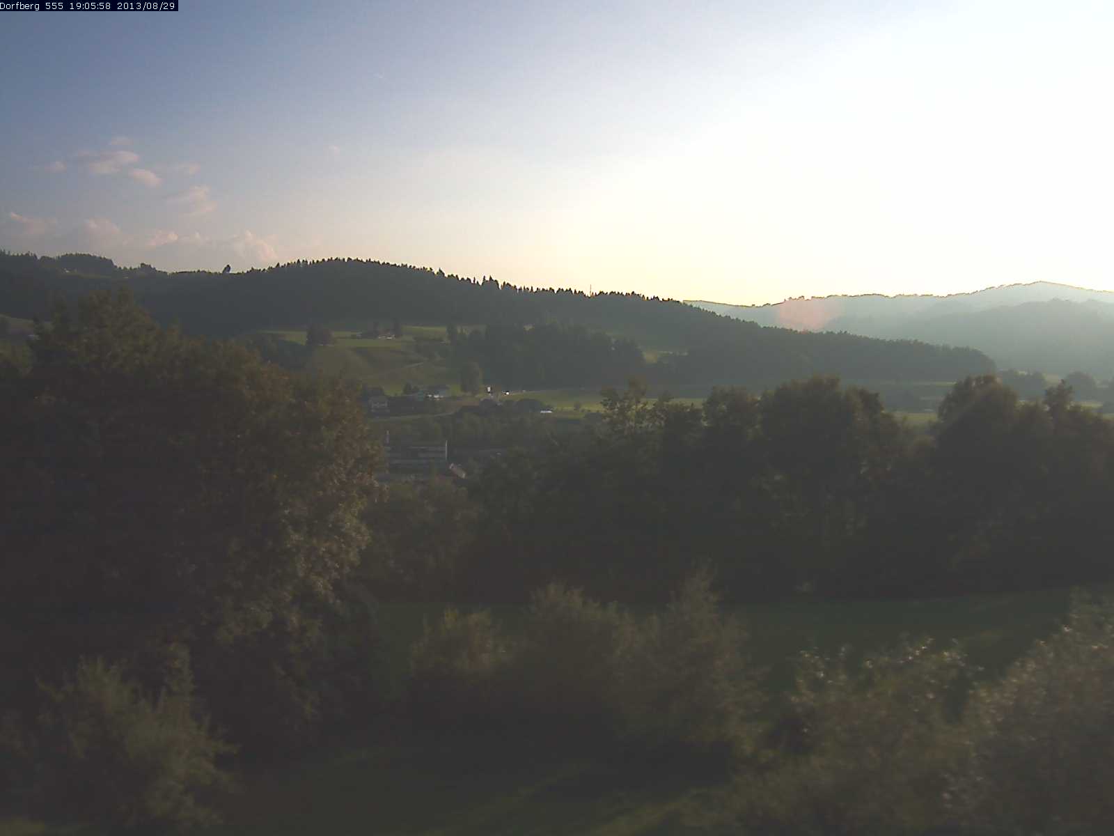 Webcam-Bild: Aussicht vom Dorfberg in Langnau 20130829-190600