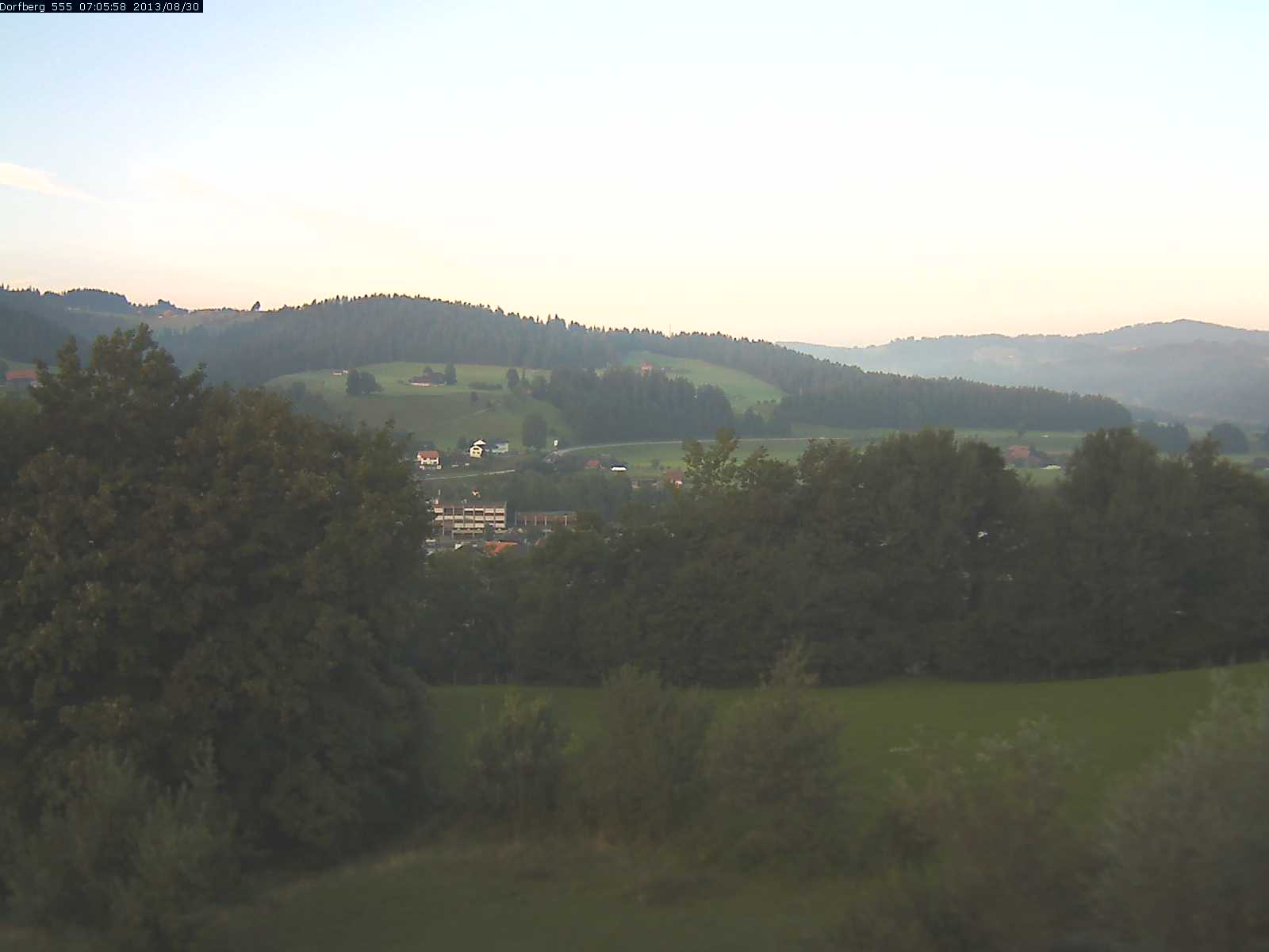 Webcam-Bild: Aussicht vom Dorfberg in Langnau 20130830-070600
