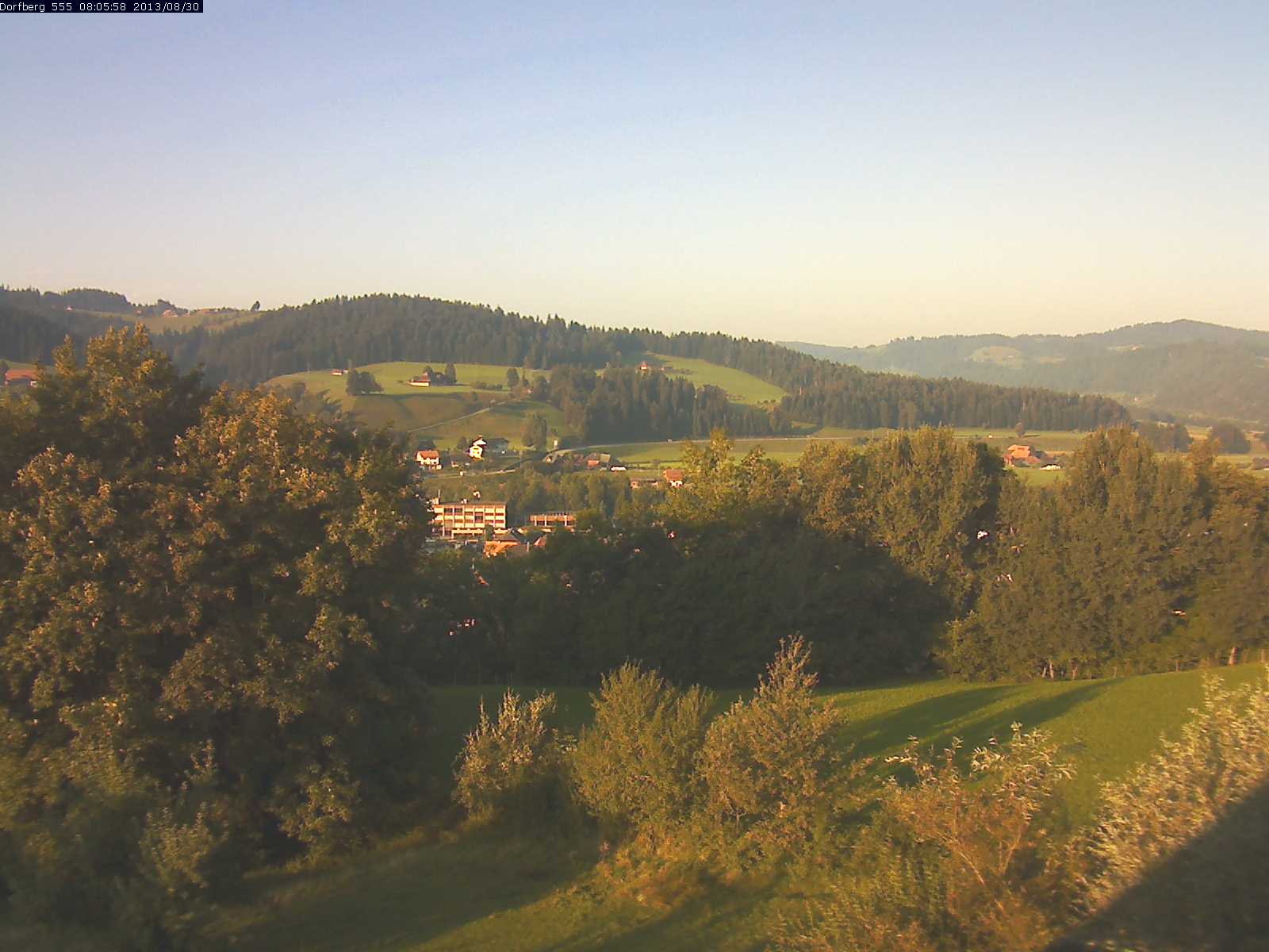 Webcam-Bild: Aussicht vom Dorfberg in Langnau 20130830-080600