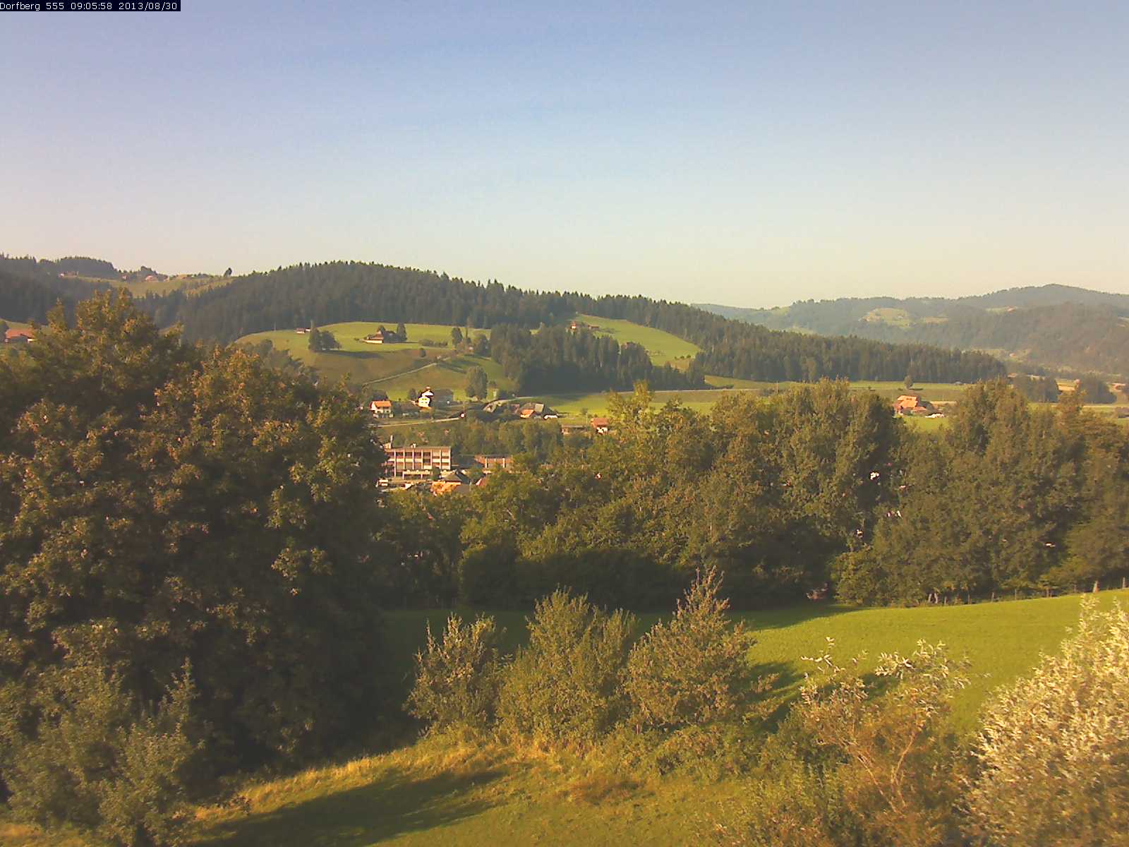 Webcam-Bild: Aussicht vom Dorfberg in Langnau 20130830-090600