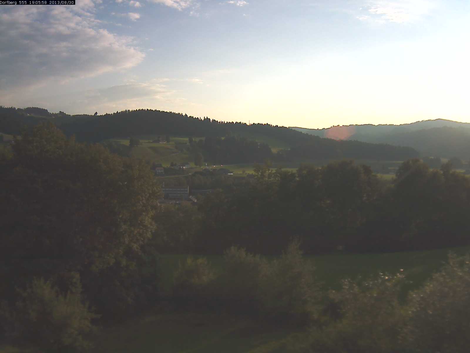 Webcam-Bild: Aussicht vom Dorfberg in Langnau 20130830-190600