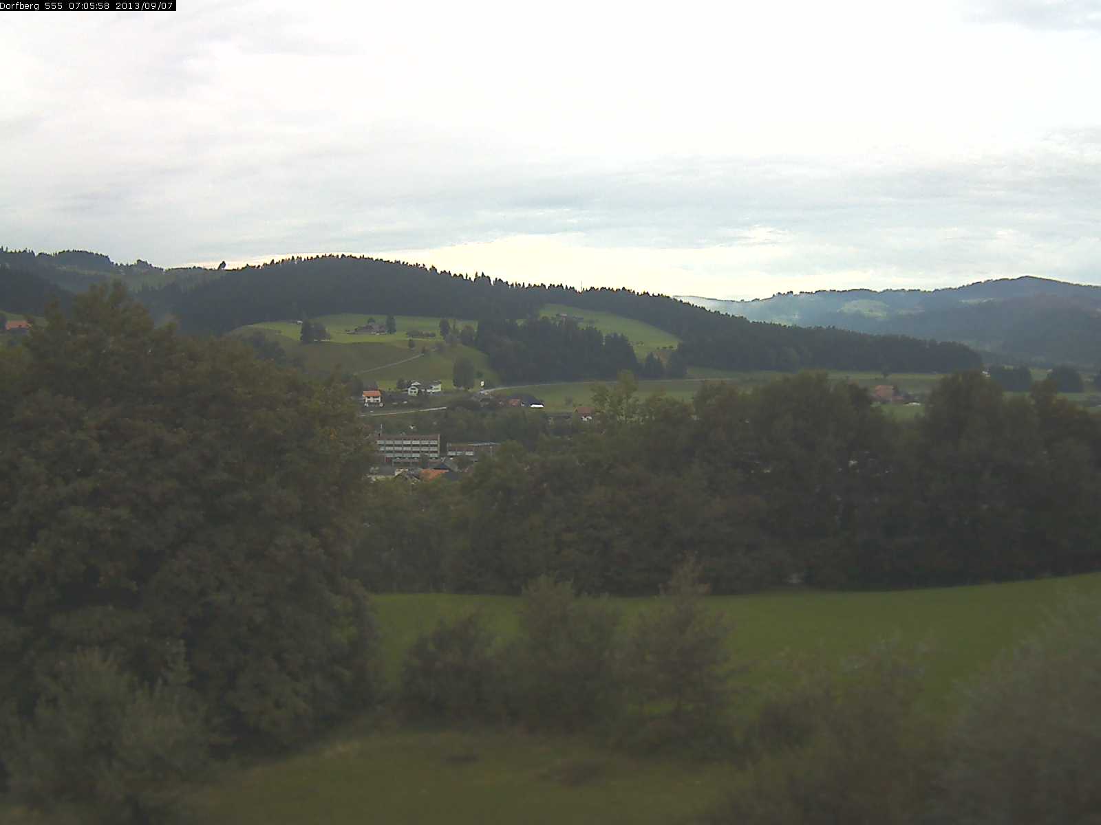 Webcam-Bild: Aussicht vom Dorfberg in Langnau 20130907-070600