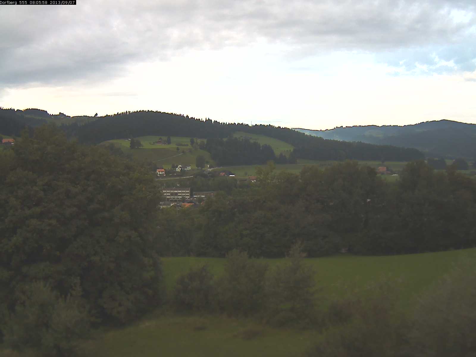 Webcam-Bild: Aussicht vom Dorfberg in Langnau 20130907-080600