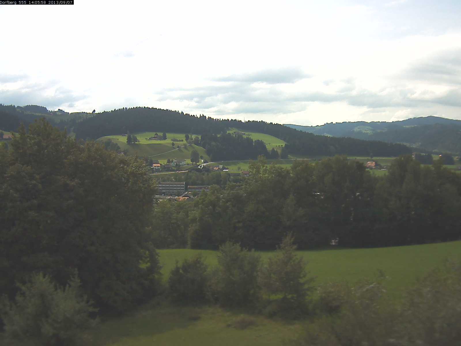 Webcam-Bild: Aussicht vom Dorfberg in Langnau 20130907-140600