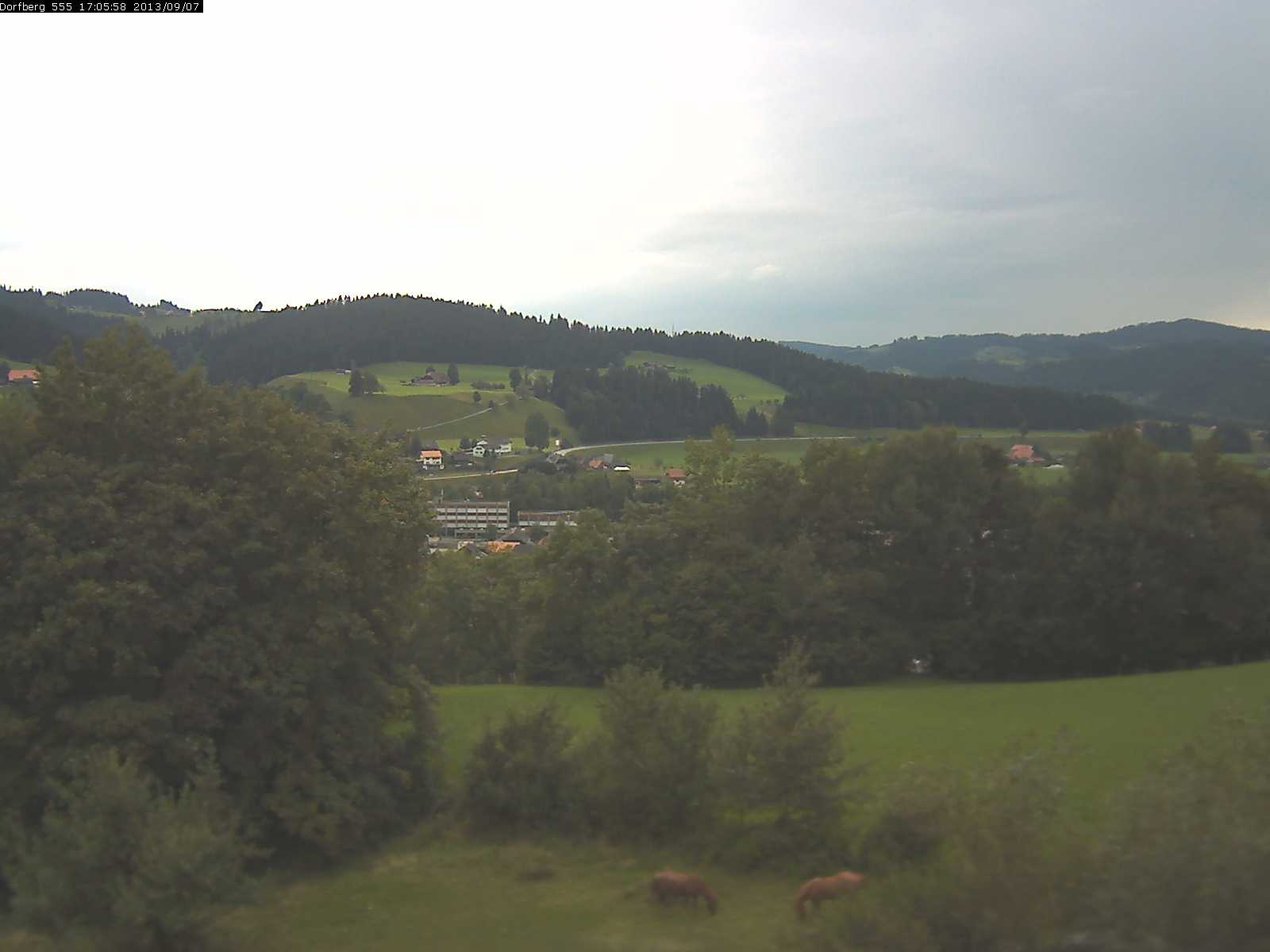 Webcam-Bild: Aussicht vom Dorfberg in Langnau 20130907-170600