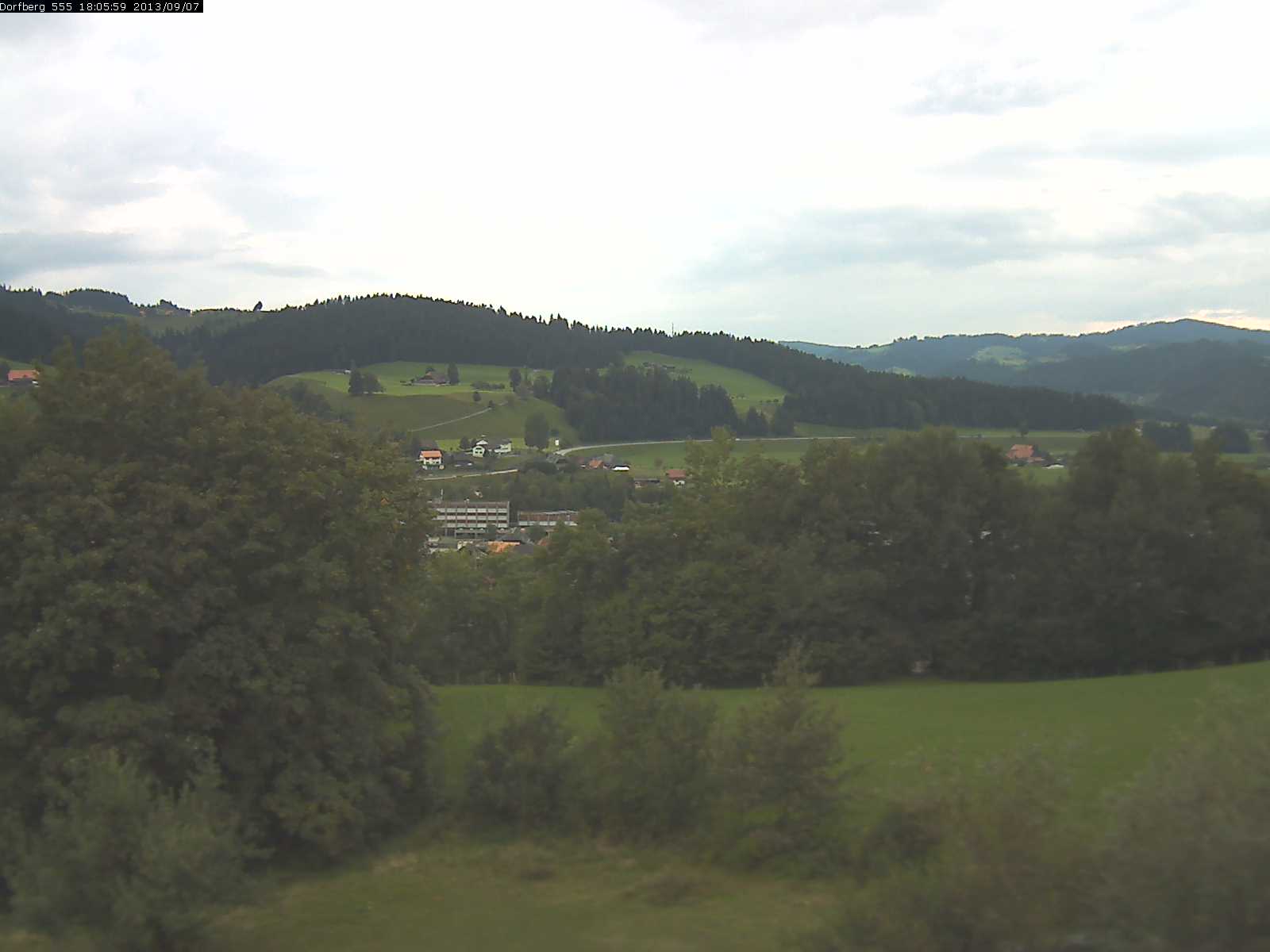 Webcam-Bild: Aussicht vom Dorfberg in Langnau 20130907-180600