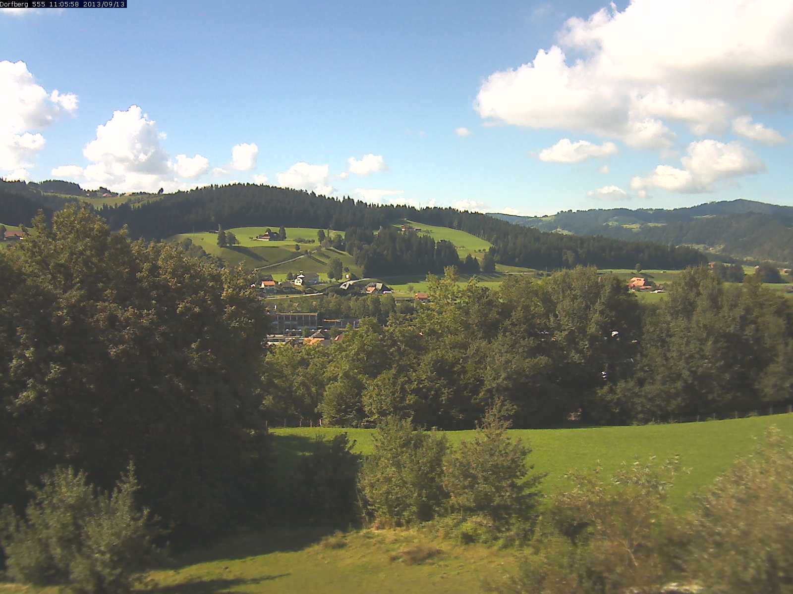 Webcam-Bild: Aussicht vom Dorfberg in Langnau 20130913-110600