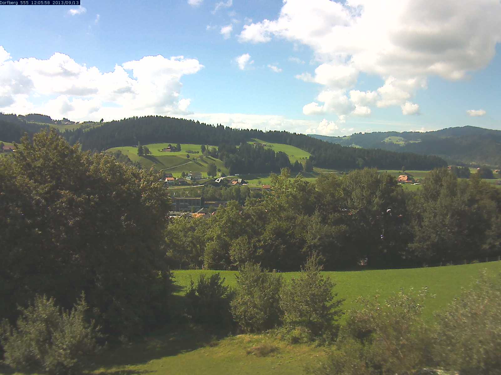 Webcam-Bild: Aussicht vom Dorfberg in Langnau 20130913-120600