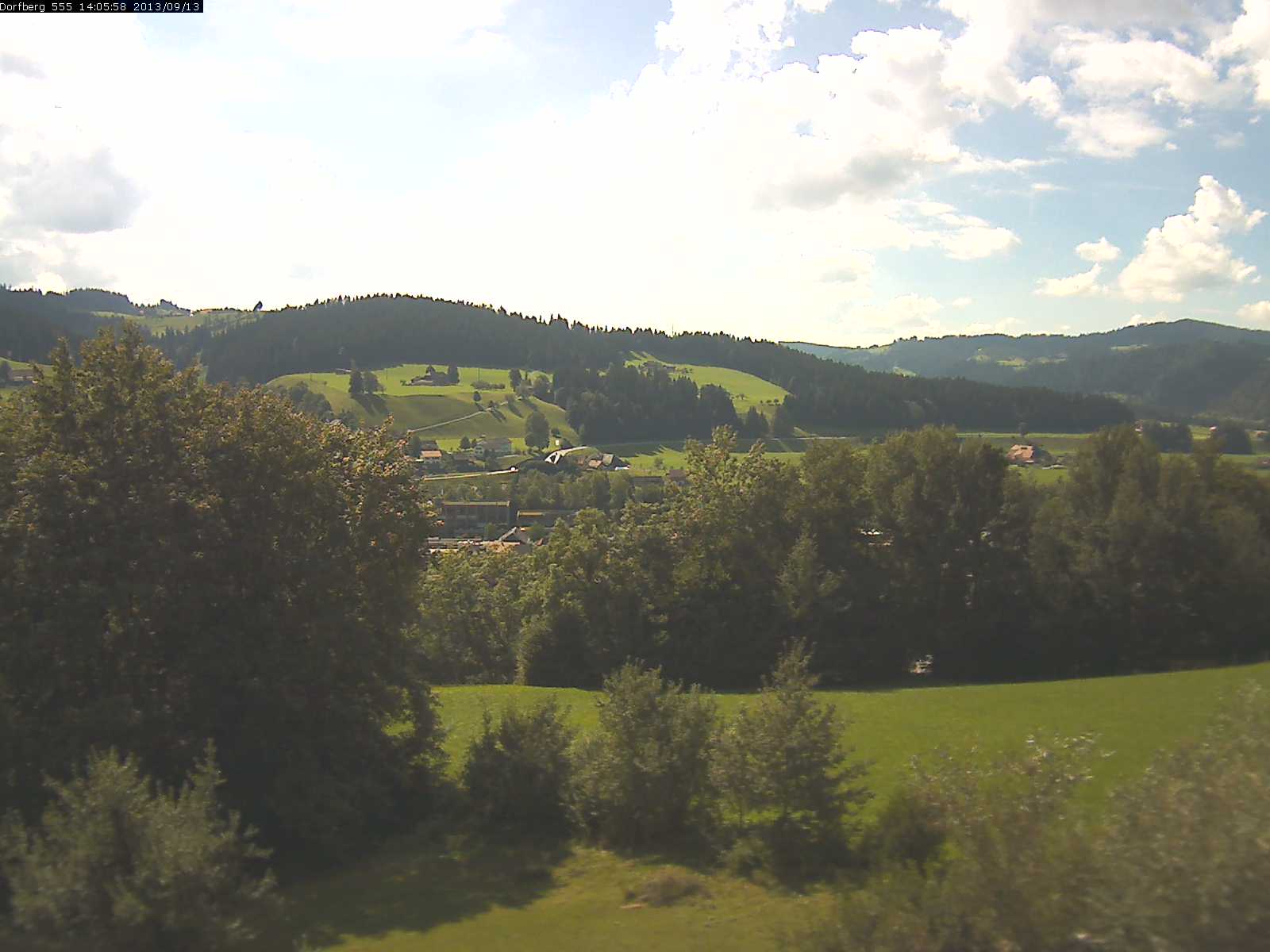 Webcam-Bild: Aussicht vom Dorfberg in Langnau 20130913-140600