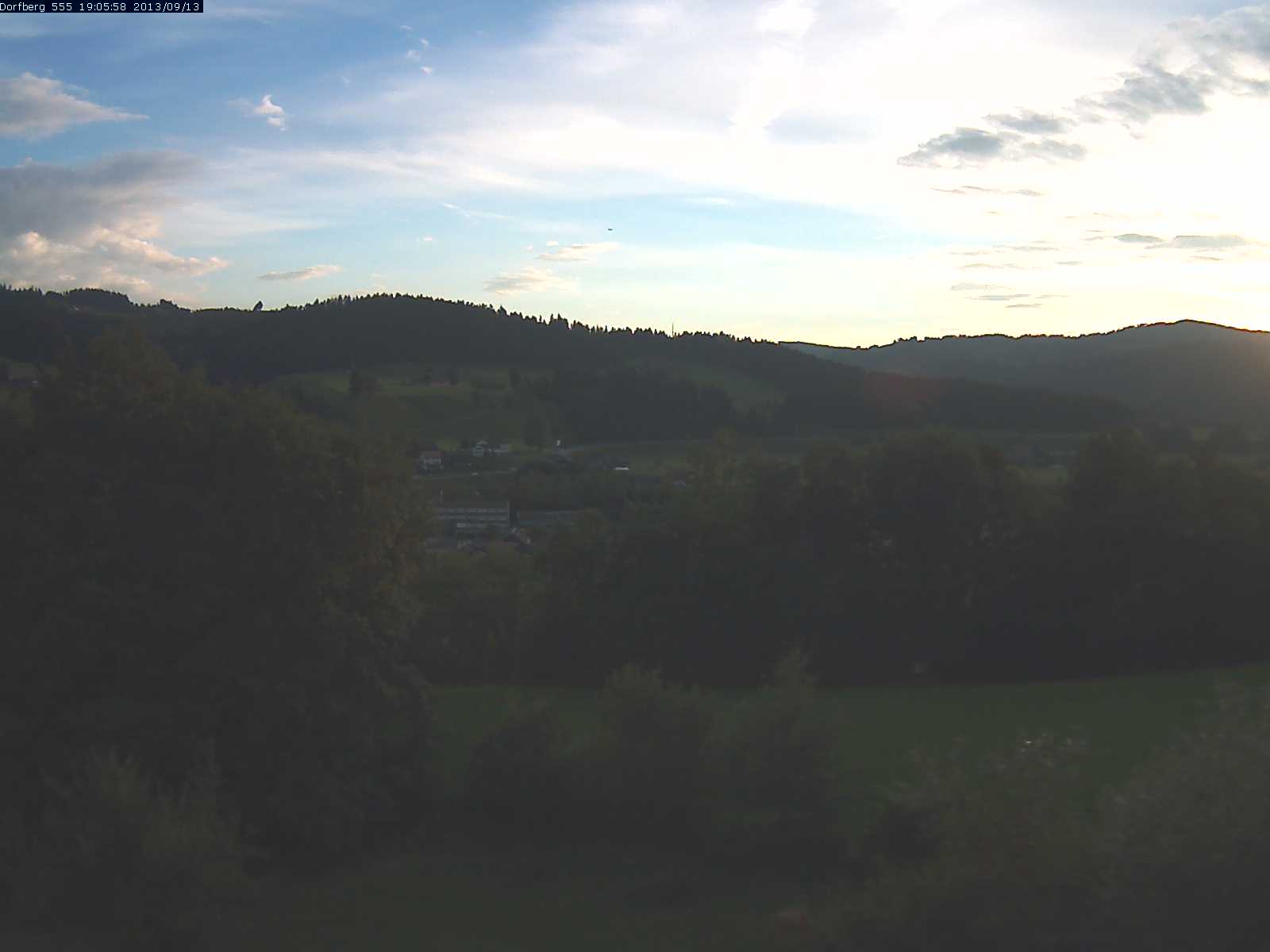 Webcam-Bild: Aussicht vom Dorfberg in Langnau 20130913-190600