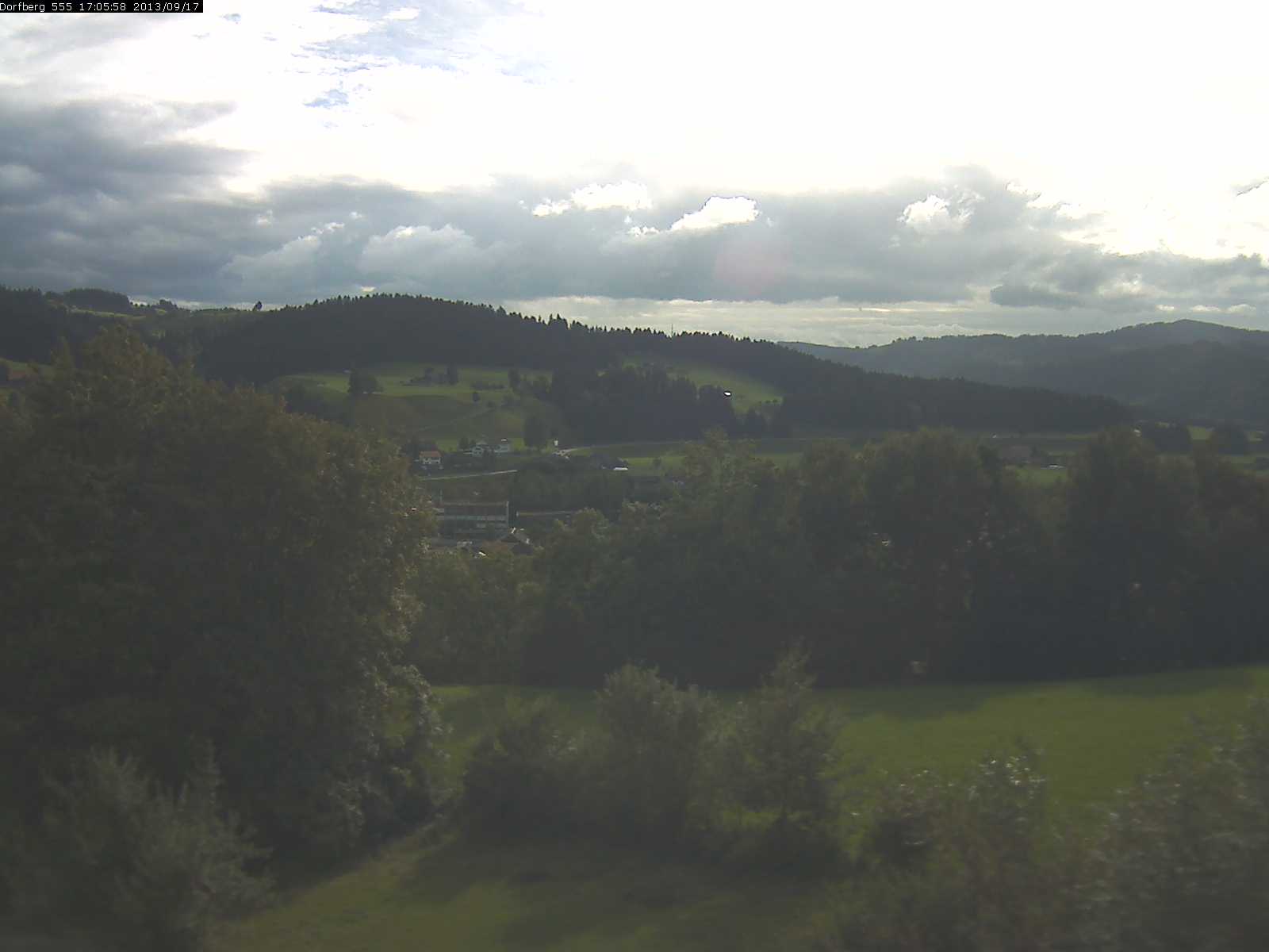 Webcam-Bild: Aussicht vom Dorfberg in Langnau 20130917-170600