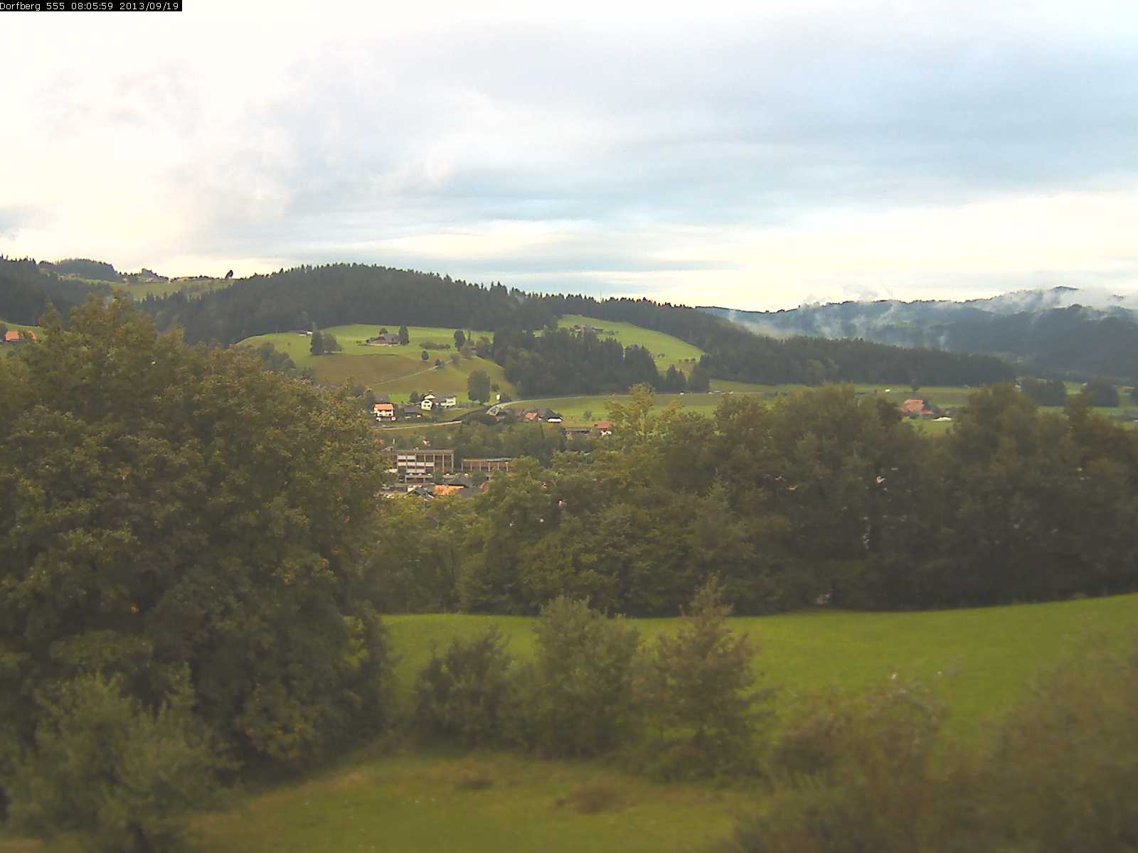 Webcam-Bild: Aussicht vom Dorfberg in Langnau 20130919-080600