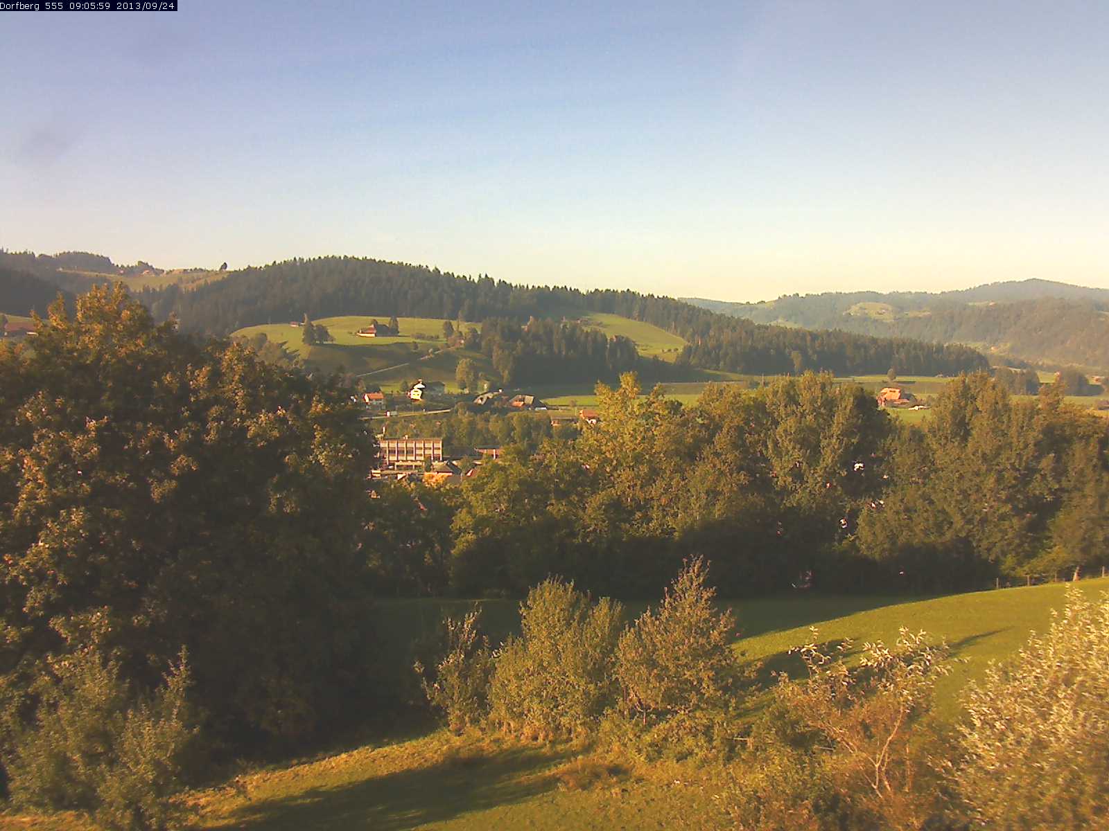Webcam-Bild: Aussicht vom Dorfberg in Langnau 20130924-090600