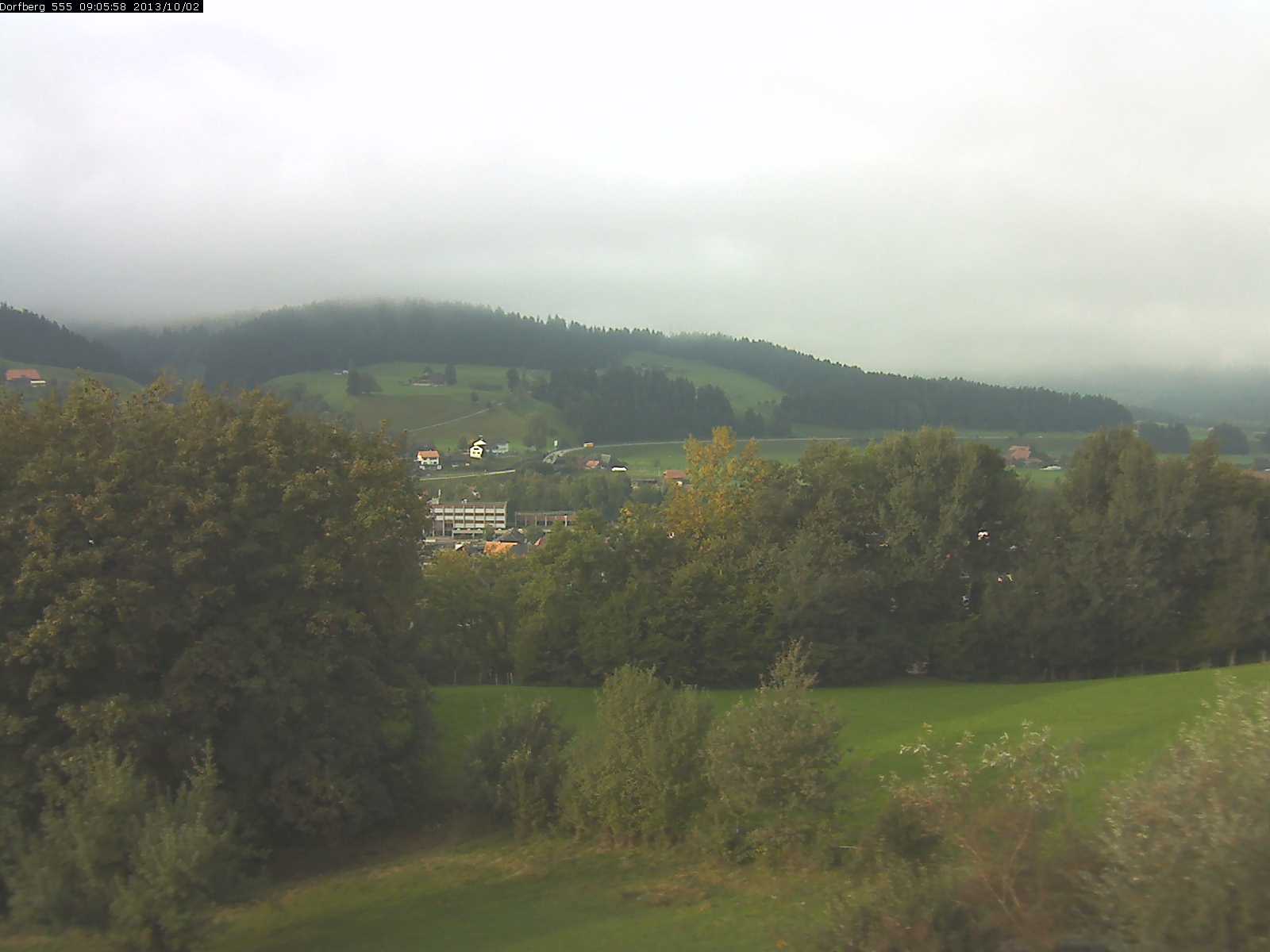 Webcam-Bild: Aussicht vom Dorfberg in Langnau 20131002-090600