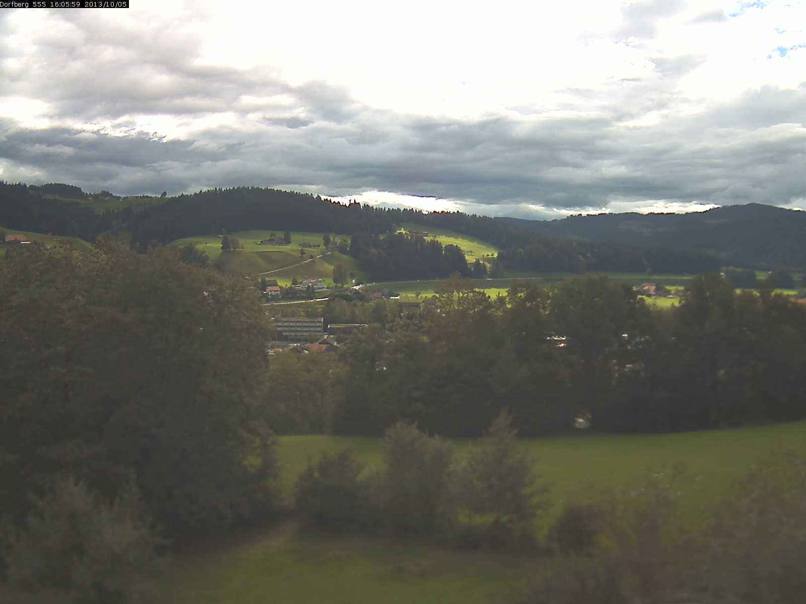 Webcam-Bild: Aussicht vom Dorfberg in Langnau 20131005-160600
