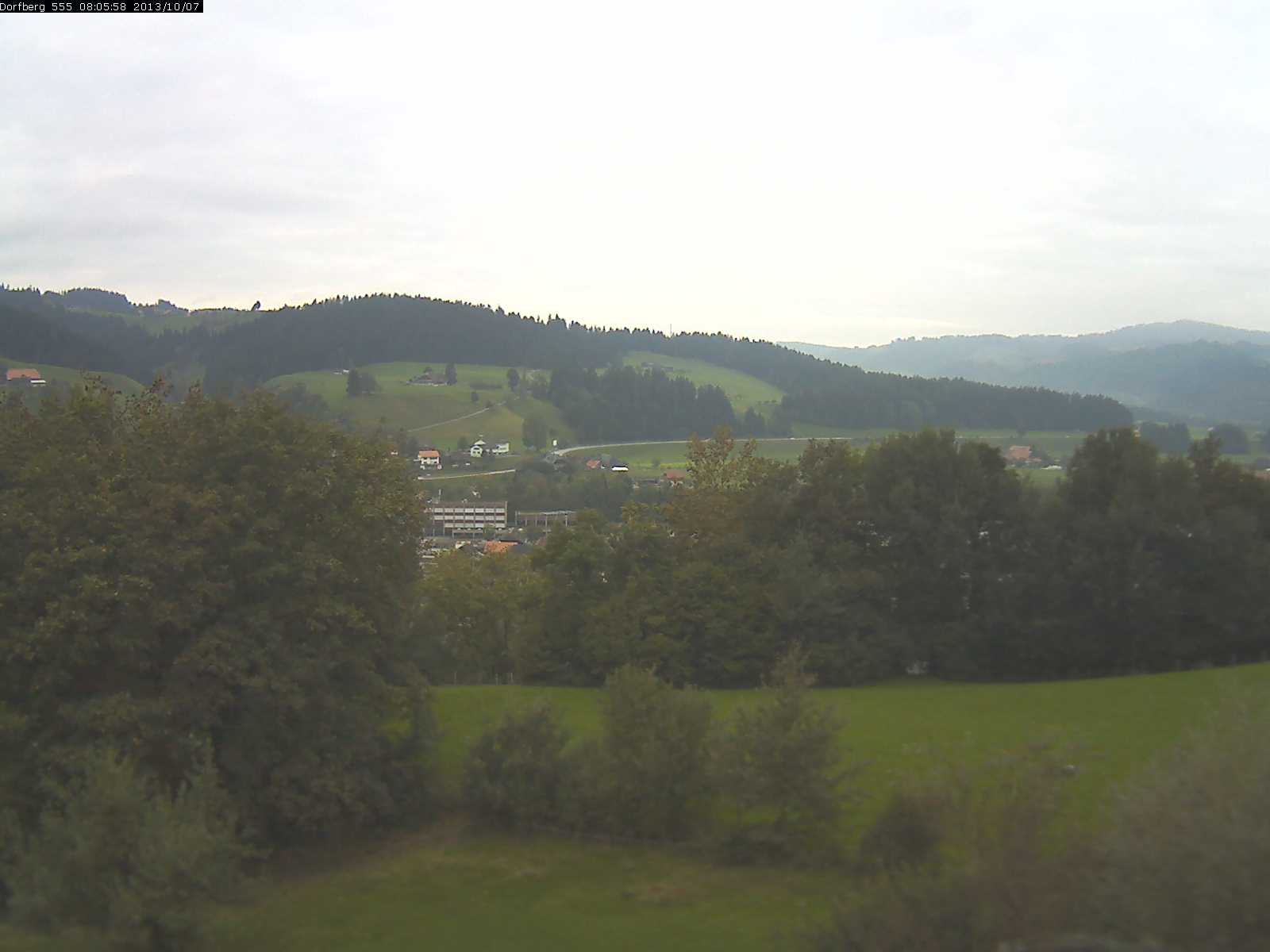 Webcam-Bild: Aussicht vom Dorfberg in Langnau 20131007-080600