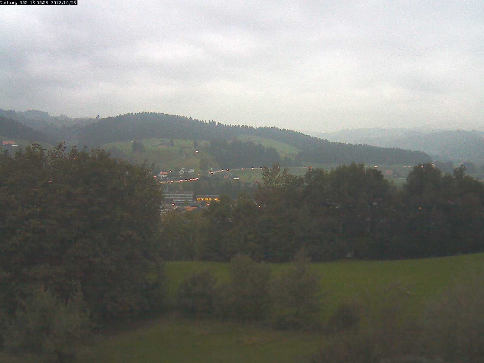 Webcam-Bild: Aussicht vom Dorfberg in Langnau 20131008-190600