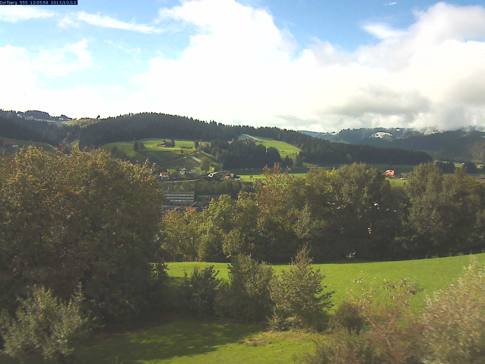 Webcam-Bild: Aussicht vom Dorfberg in Langnau 20131012-120600