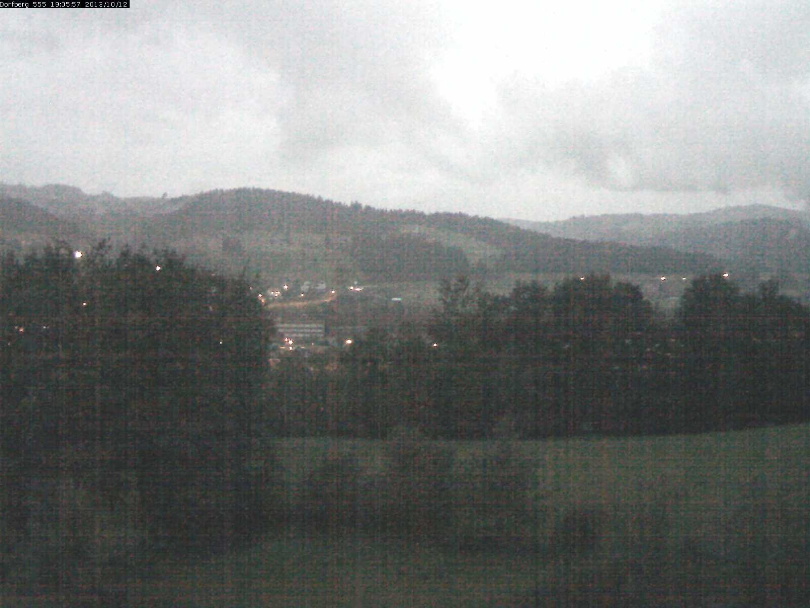 Webcam-Bild: Aussicht vom Dorfberg in Langnau 20131012-190600