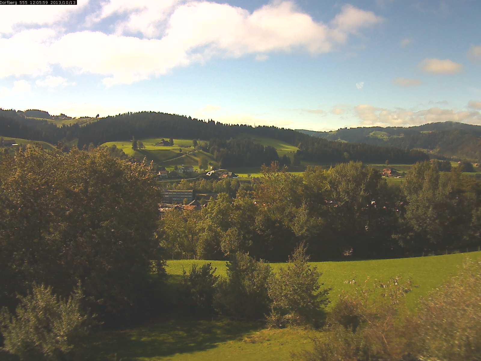 Webcam-Bild: Aussicht vom Dorfberg in Langnau 20131013-120600