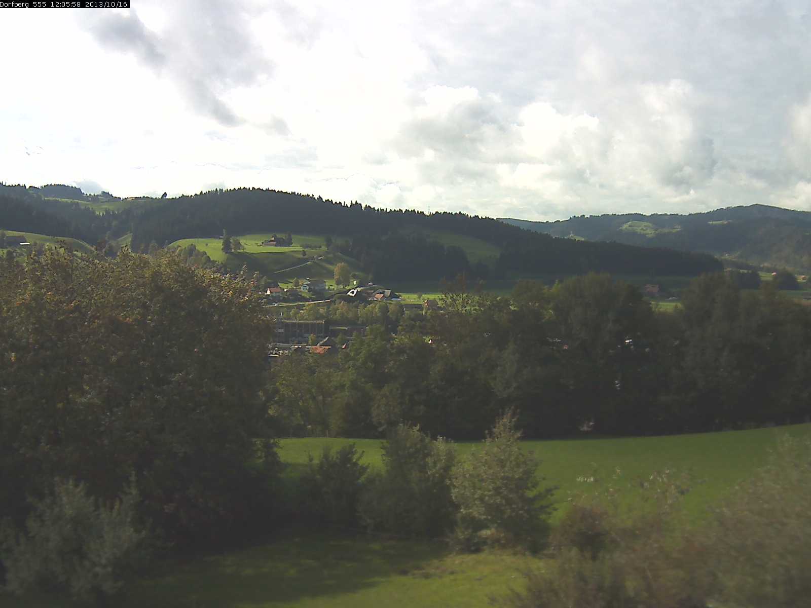 Webcam-Bild: Aussicht vom Dorfberg in Langnau 20131016-120600