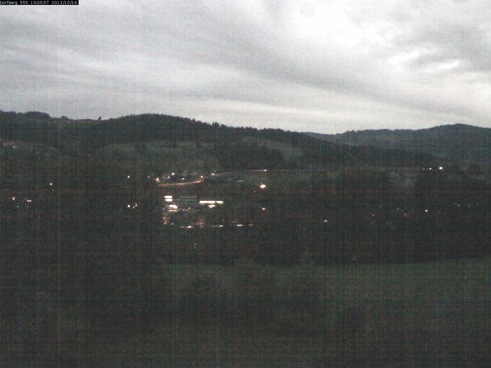 Webcam-Bild: Aussicht vom Dorfberg in Langnau 20131016-190600