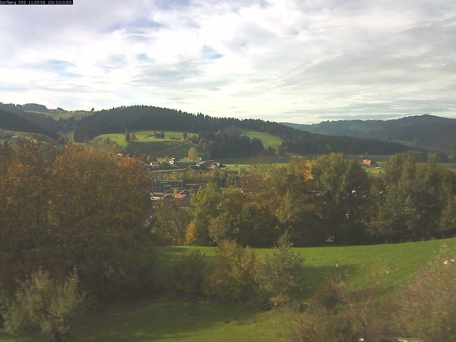 Webcam-Bild: Aussicht vom Dorfberg in Langnau 20131025-110600