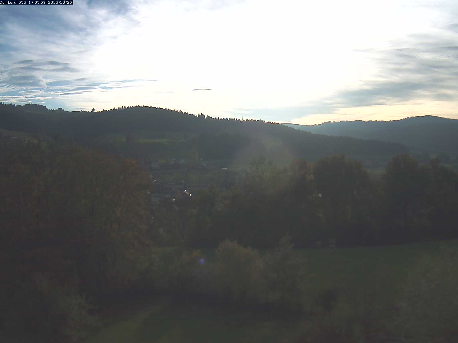 Webcam-Bild: Aussicht vom Dorfberg in Langnau 20131025-170600
