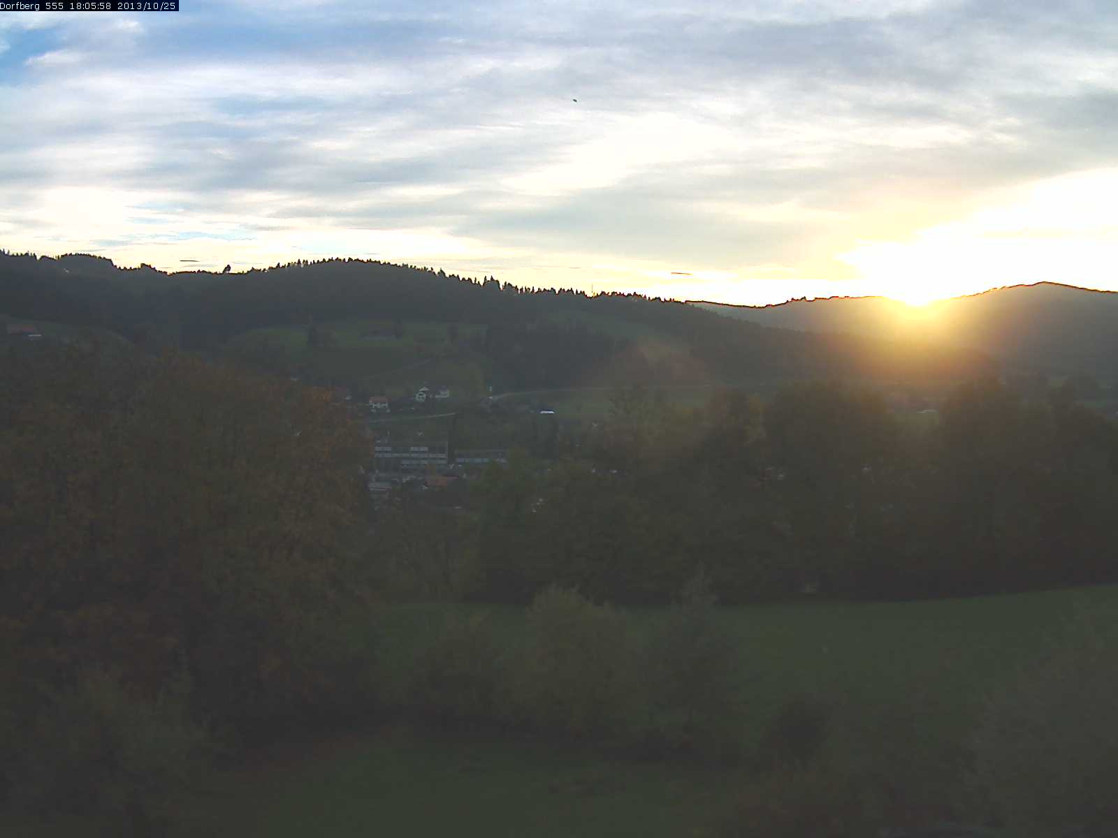 Webcam-Bild: Aussicht vom Dorfberg in Langnau 20131025-180600