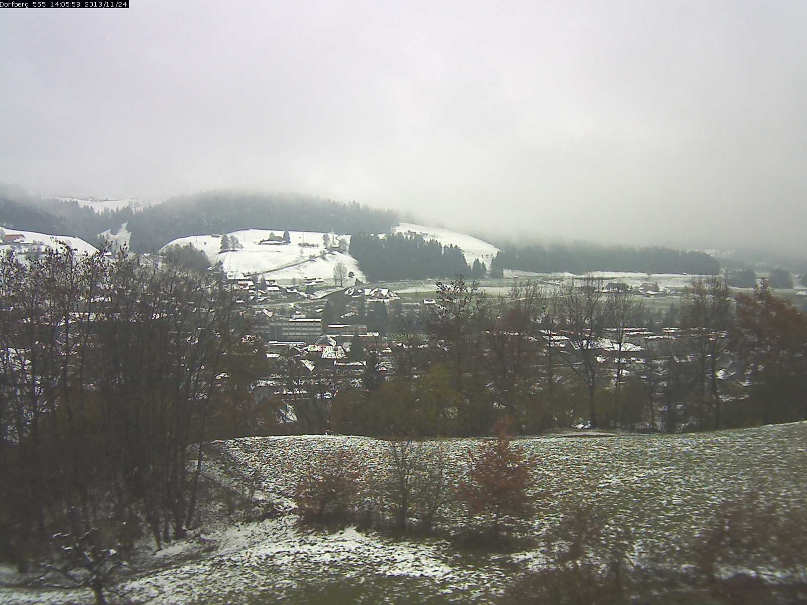 Webcam-Bild: Aussicht vom Dorfberg in Langnau 20131124-140600