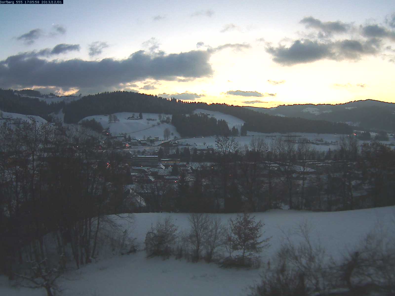 Webcam-Bild: Aussicht vom Dorfberg in Langnau 20131201-170600