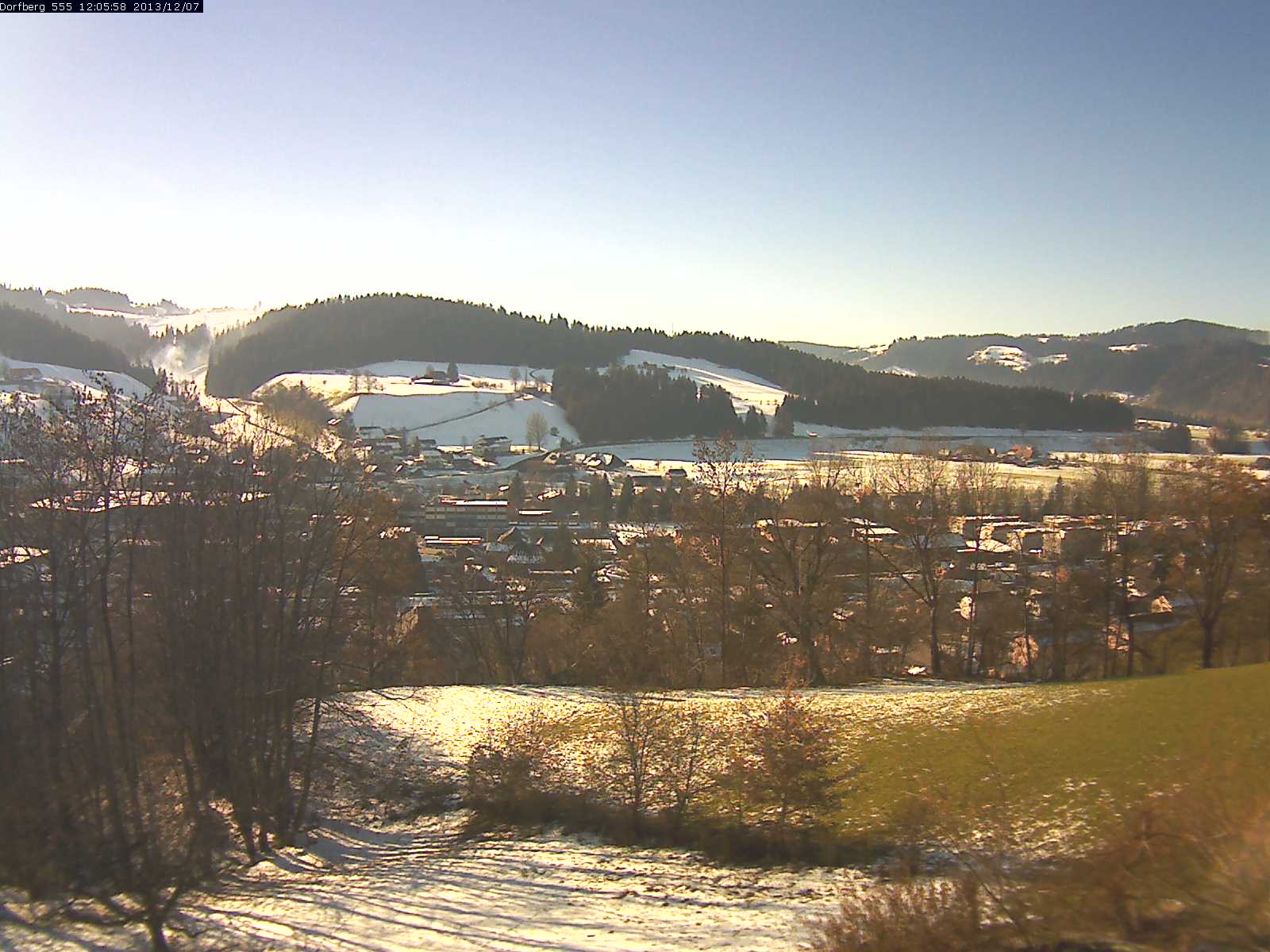Webcam-Bild: Aussicht vom Dorfberg in Langnau 20131207-120600
