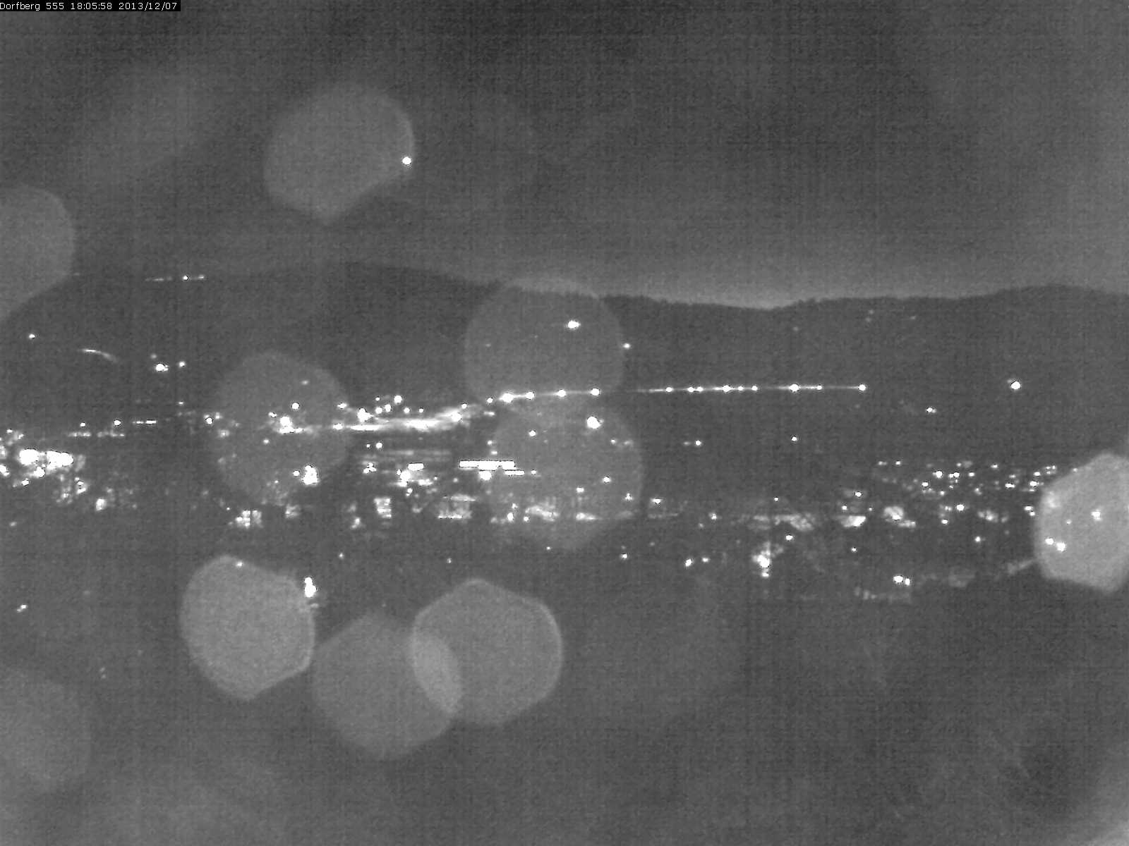 Webcam-Bild: Aussicht vom Dorfberg in Langnau 20131207-180600
