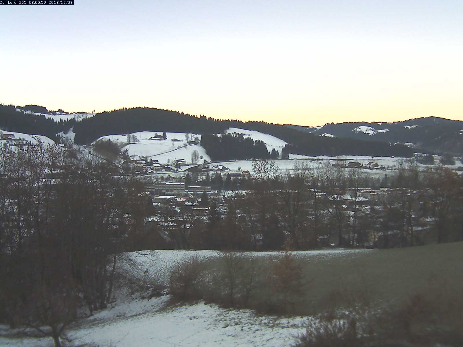 Webcam-Bild: Aussicht vom Dorfberg in Langnau 20131208-080600