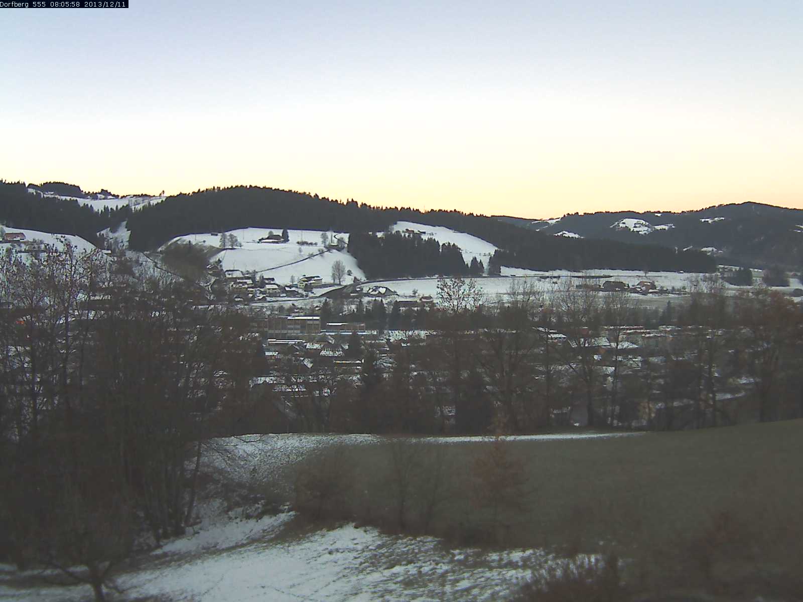 Webcam-Bild: Aussicht vom Dorfberg in Langnau 20131211-080600