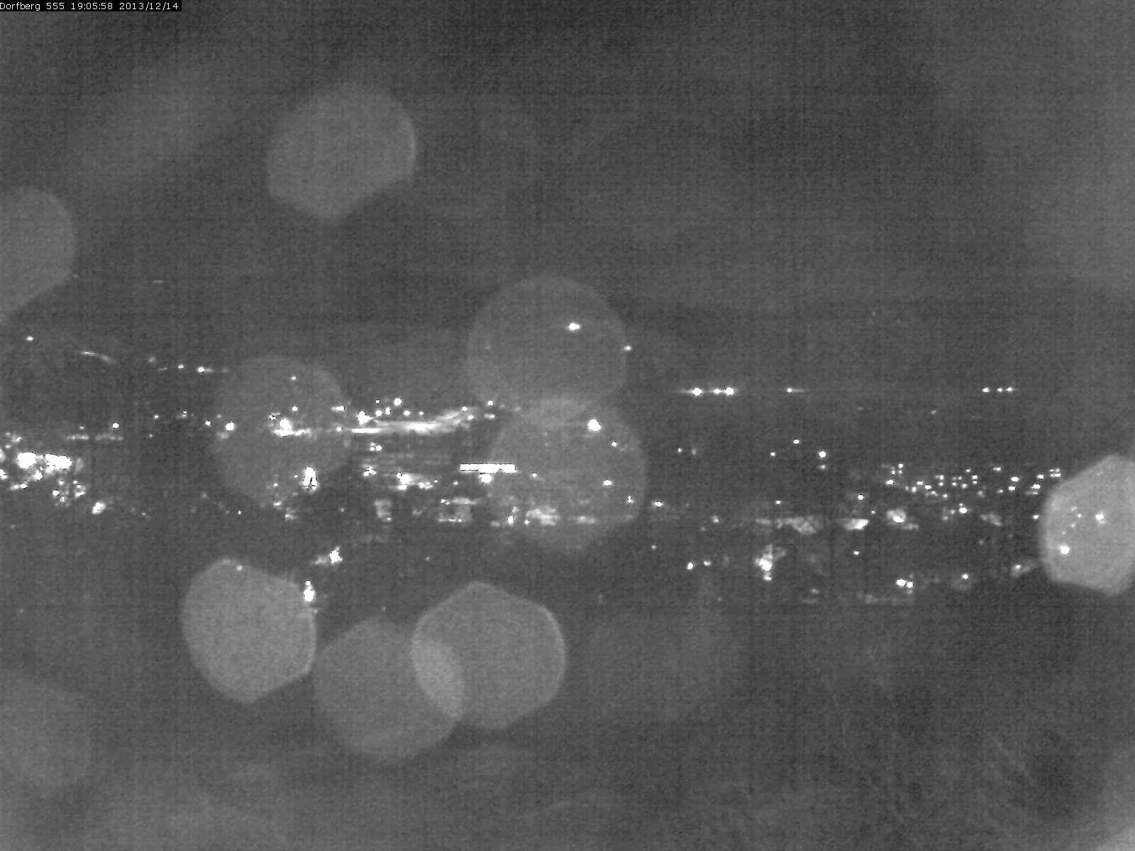 Webcam-Bild: Aussicht vom Dorfberg in Langnau 20131214-190600