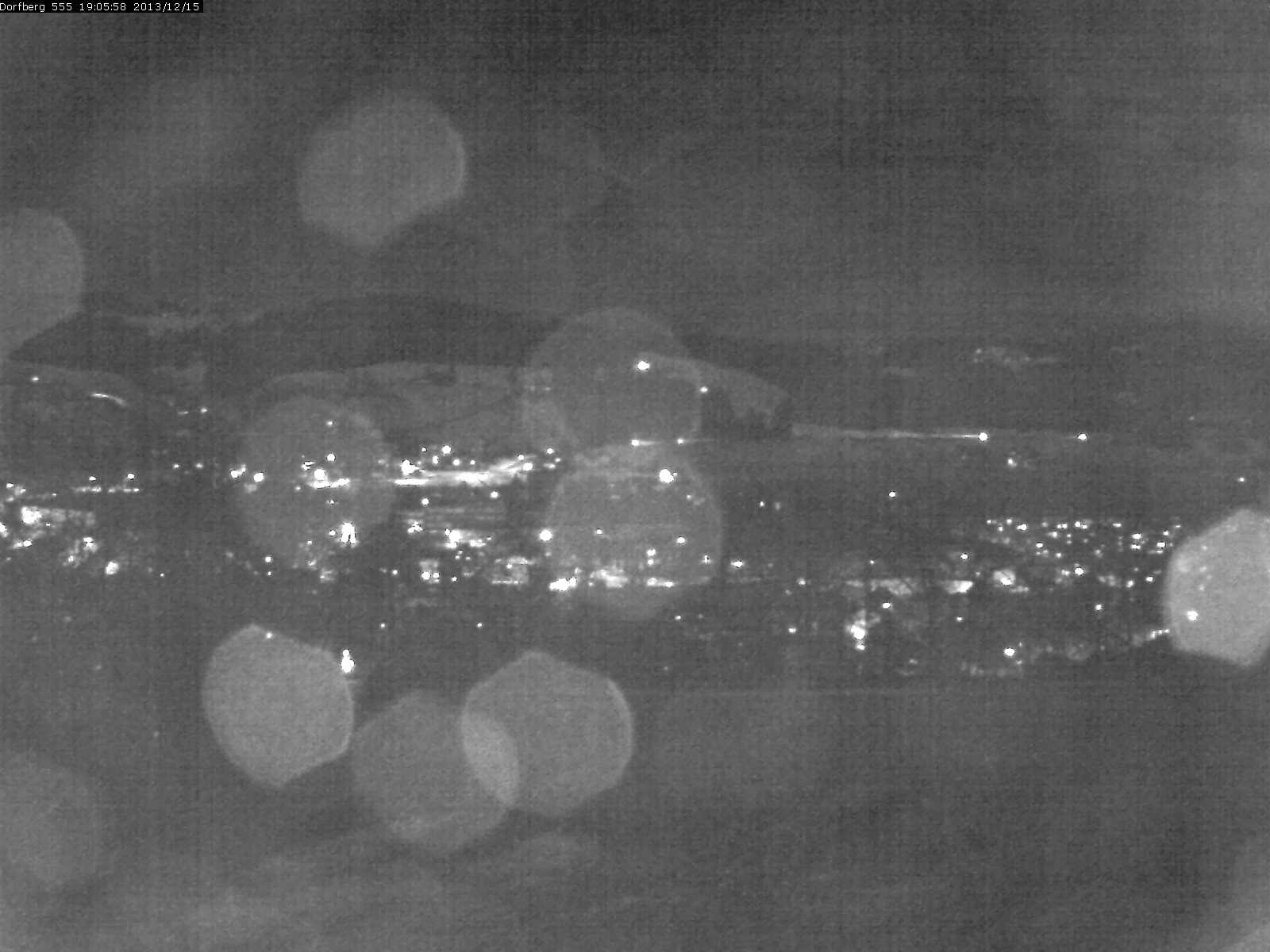 Webcam-Bild: Aussicht vom Dorfberg in Langnau 20131215-190600
