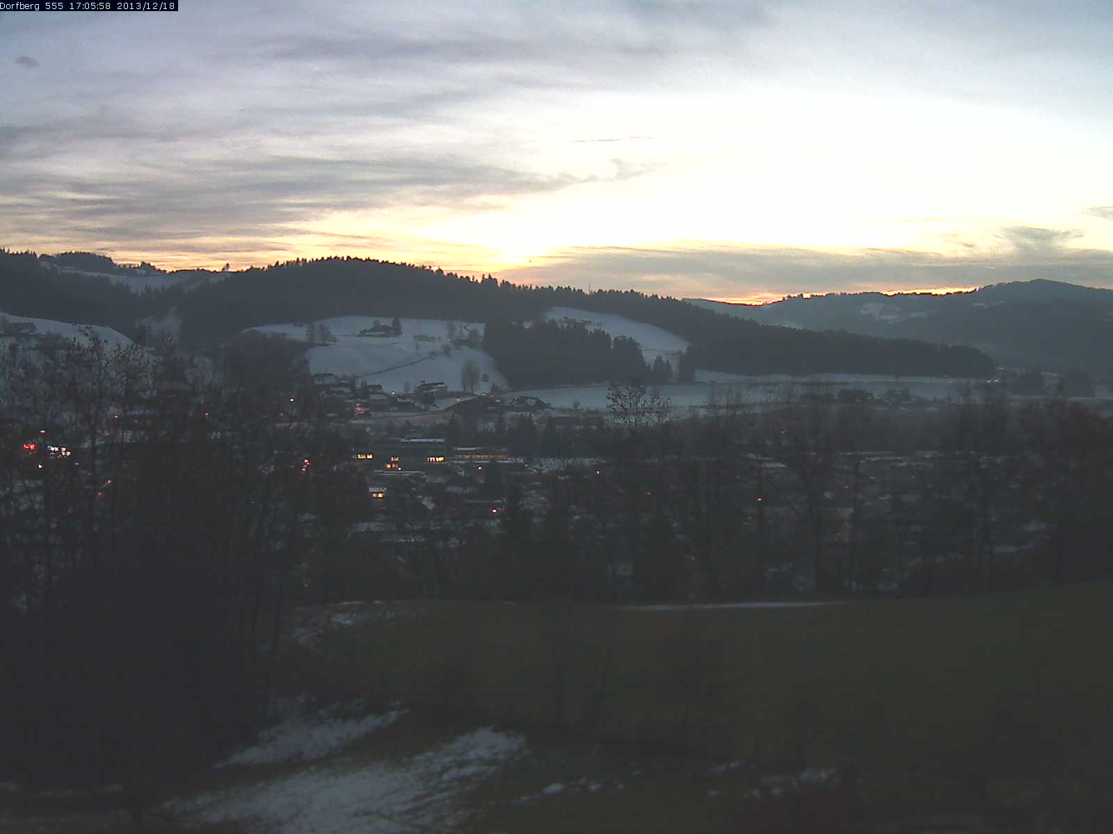 Webcam-Bild: Aussicht vom Dorfberg in Langnau 20131218-170600