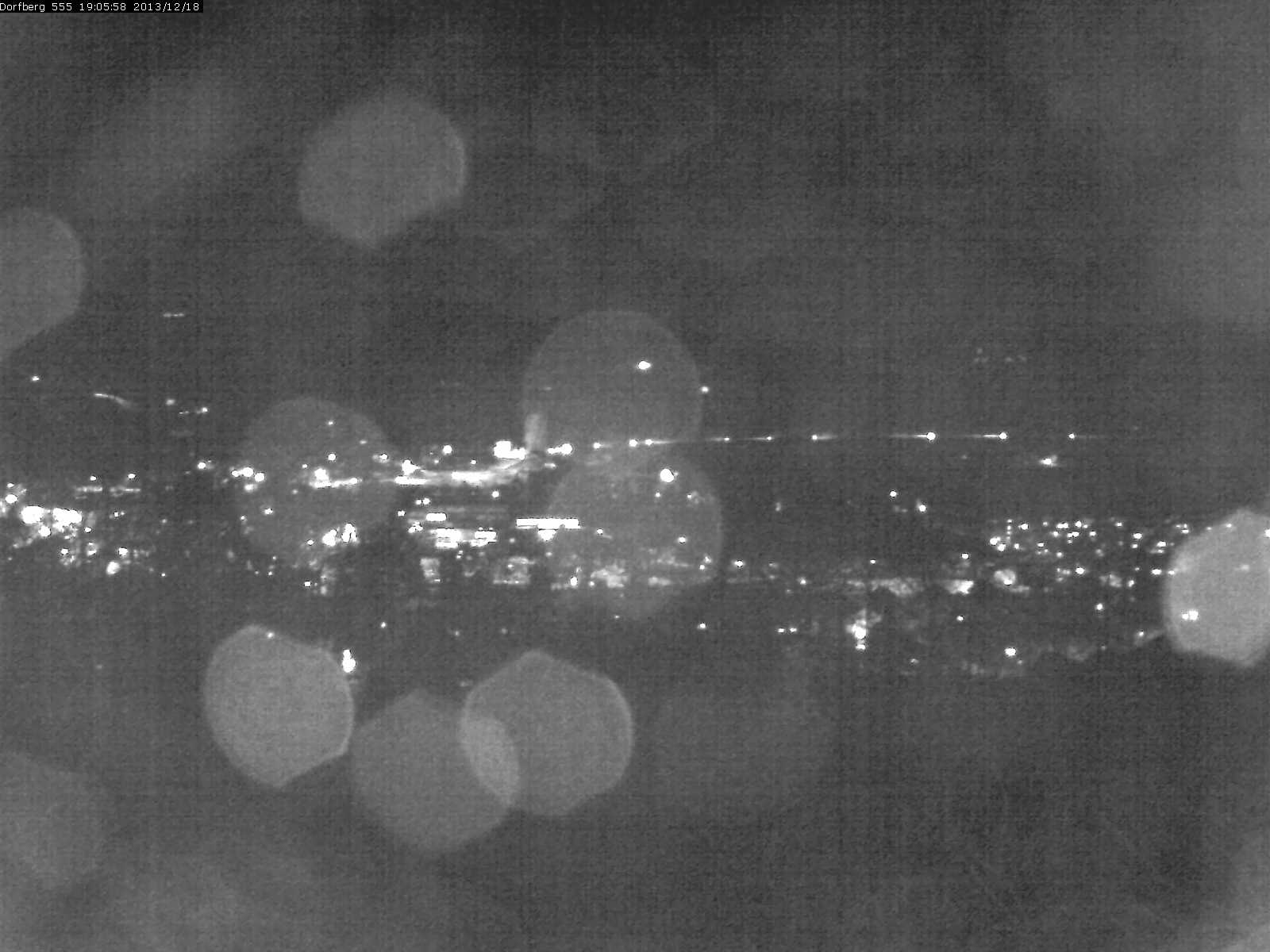 Webcam-Bild: Aussicht vom Dorfberg in Langnau 20131218-190600