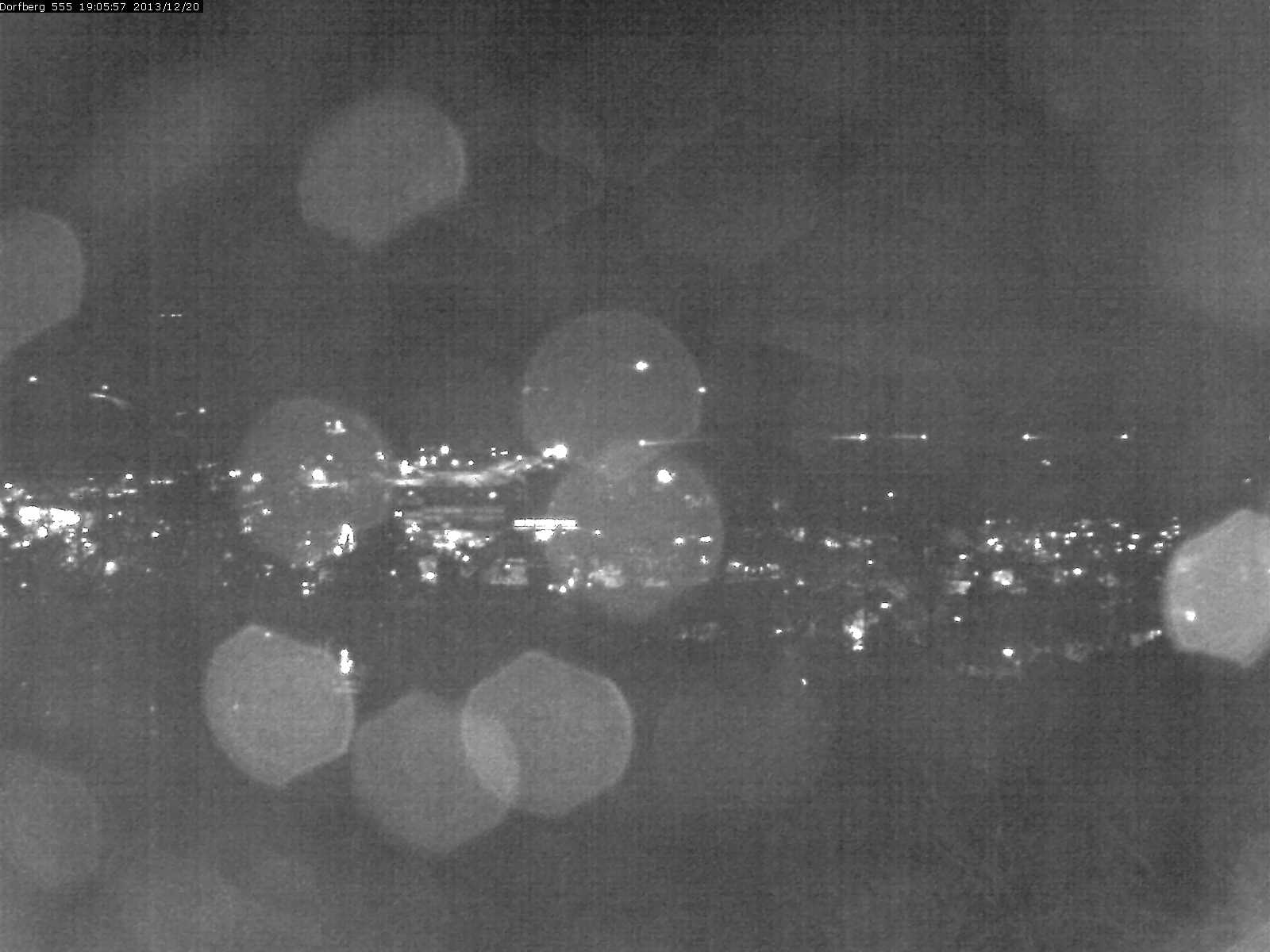 Webcam-Bild: Aussicht vom Dorfberg in Langnau 20131220-190600