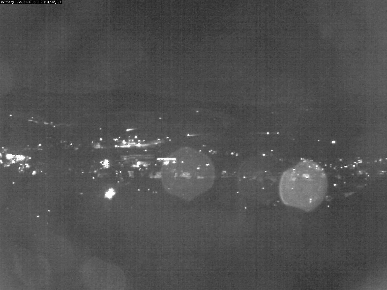 Webcam-Bild: Aussicht vom Dorfberg in Langnau 20140208-190600