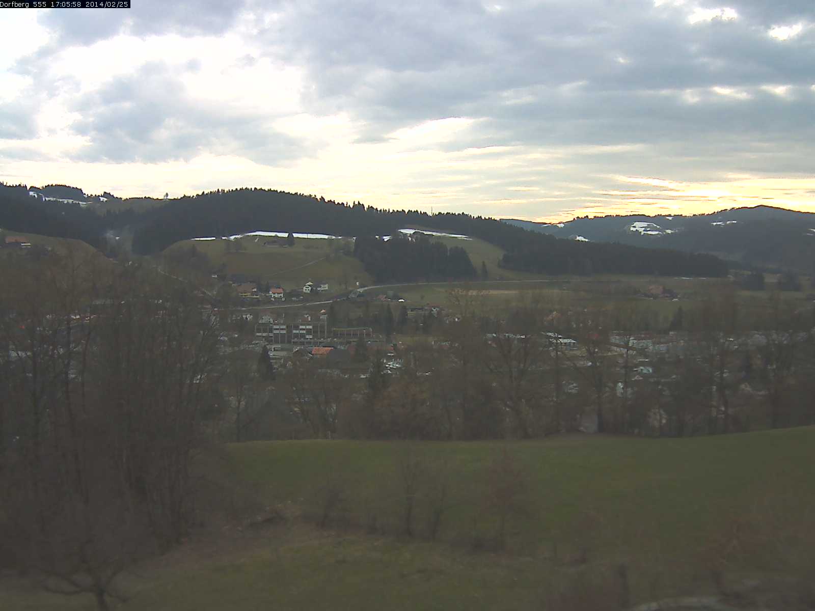 Webcam-Bild: Aussicht vom Dorfberg in Langnau 20140225-170600