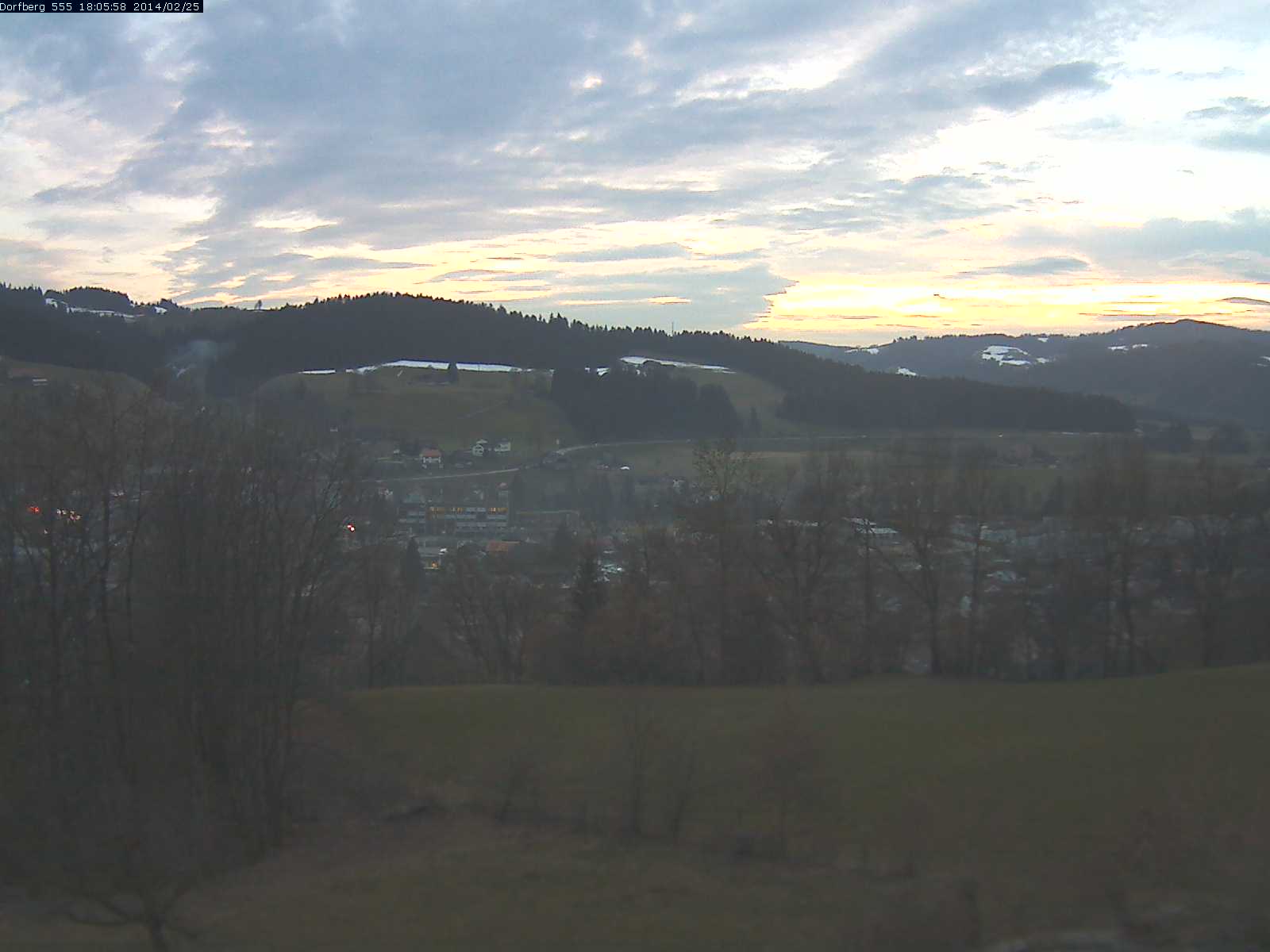 Webcam-Bild: Aussicht vom Dorfberg in Langnau 20140225-180600