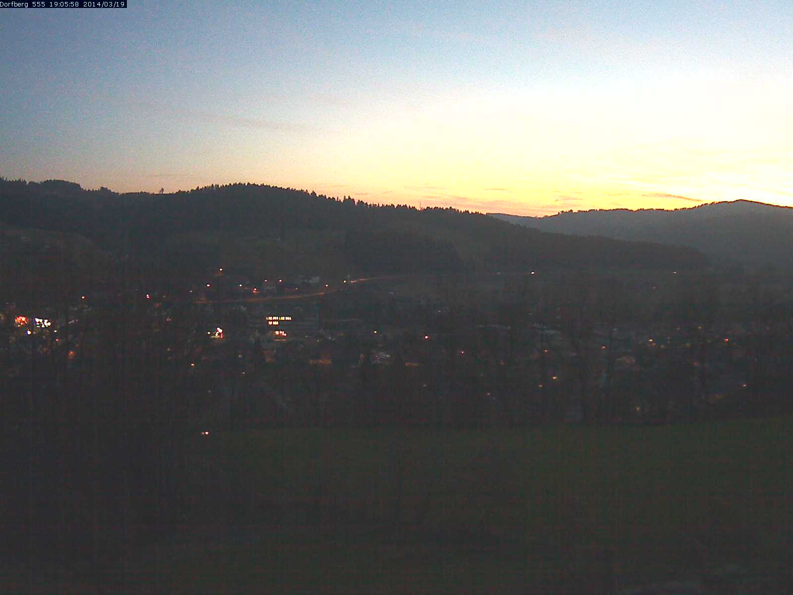 Webcam-Bild: Aussicht vom Dorfberg in Langnau 20140319-190600